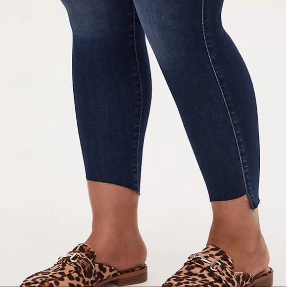 NWT Torrid Premium Sky High Skinny Jeans - Picture 3 of 5